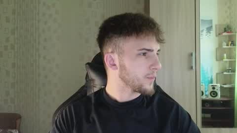 Golden boyyy21 online show from March 2026 12:05:01 PM