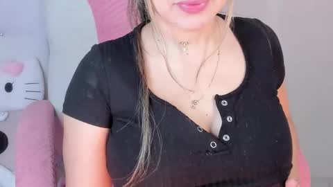 Snapshot of golden_issy chatting on April 2026 02:47:01 AM golden_issy online show from April 2026 02:47:01 AM
