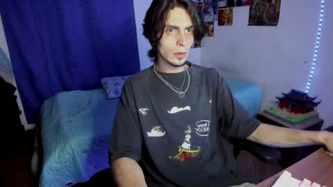 Snapshot of golden_ryan chatting on May 2026 11:26:01 AM Jmmmm online show from May 2026 11:26:01 AM