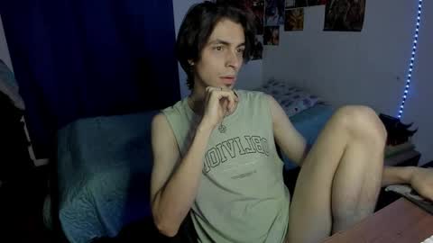 Snapshot of golden_ryan chatting on May 2026 05:37:01 AM Jmmmm online show from May 2026 05:37:01 AM