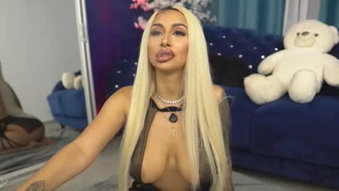 GoldenAmberX online show from September 2025 07:15:02 PM