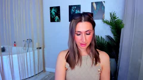 Snapshot of goldenlighte chatting on November 2025 07:36:02 PM Olivia online show from November 2025 07:36:02 PM