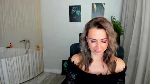 Snapshot of goldenlighte chatting on November 2025 07:35:02 PM Olivia online show from November 2025 07:35:02 PM