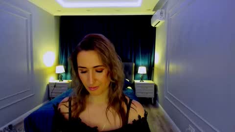 Snapshot of goldenlighte chatting on November 2025 07:36:02 PM Olivia online show from November 2025 07:36:02 PM