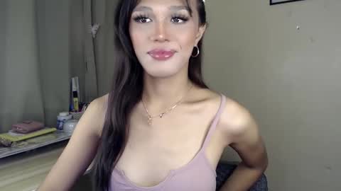 Snapshot of goldenlily69 chatting on October 2025 12:41:02 AM Lily is Gold online show from October 2025 12:41:02 AM