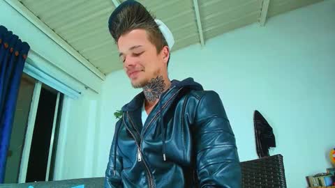 Snapshot of goldy_loyal99 chatting on September 2025 04:33:02 AM Goldy Loyal93 online show from September 2025 04:33:02 AM