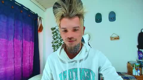 Snapshot of goldy_loyal99 chatting on February 2026 03:22:01 PM Goldy Loyal93 online show from February 2026 03:22:01 PM