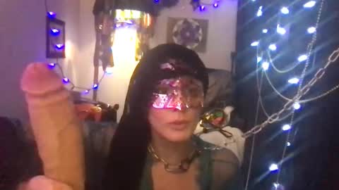 Snapshot of goldynsilvyrempress chatting on May 2026 04:50:01 AM goldynsilvyrempress online show from May 2026 04:50:01 AM