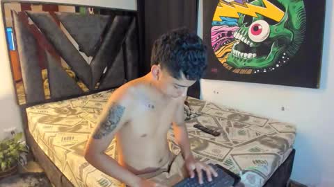 Snapshot of gomez_g_ chatting on October 2025 01:26:01 AM Gomez online show from October 2025 01:26:01 AM