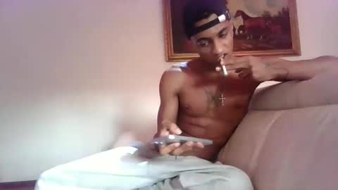 Snapshot of gommez19 chatting on October 2025 01:34:02 PM GOMMEZ online show from October 2025 01:34:02 PM