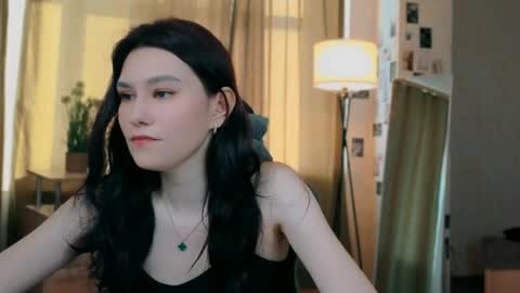 Sarra online show from May 2026 01:37:02 PM