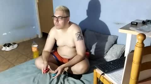 Snapshot of gorak32 chatting on June 2026 02:00:01 AM GoraK online show from June 2026 02:00:01 AM