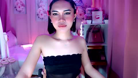 Snapshot of gorgeous_anora chatting on December 2025 08:40:01 PM Anora online show from December 2025 08:40:01 PM