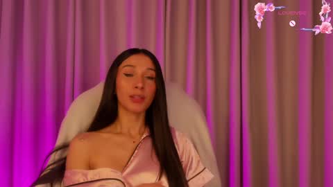 Snapshot of gorgeous_brunette chatting on February 2025 10:47:02 AM Rose online show from February 2025 10:47:02 AM