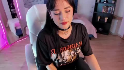 Snapshot of goth_alice chatting on November 2025 07:24:01 PM Alice online show from November 2025 07:24:01 PM