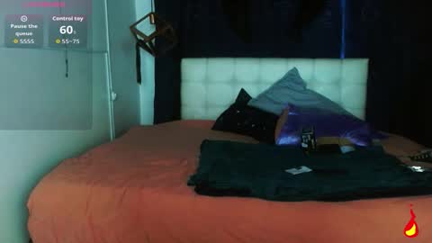 goth_minerva online show from October 2025 01:43:02 PM