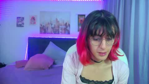 Snapshot of goth_minerva chatting on April 2026 02:19:01 PM goth_minerva online show from April 2026 02:19:01 PM