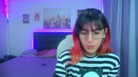 Snapshot of goth_minerva chatting on April 2026 01:50:02 PM goth_minerva online show from April 2026 01:50:02 PM