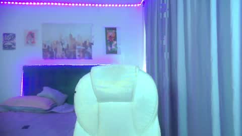 Snapshot of goth_minerva chatting on May 2026 01:40:01 PM goth_minerva online show from May 2026 01:40:01 PM