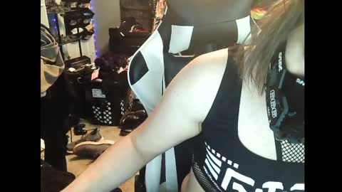 Snapshot of gothic123451 chatting on January 2025 04:38:01 AM Victoriana online show from January 2025 04:38:01 AM