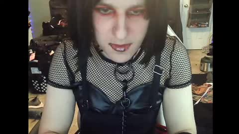 Snapshot of gothic123451 chatting on January 2025 03:20:01 PM Victoriana online show from January 2025 03:20:01 PM