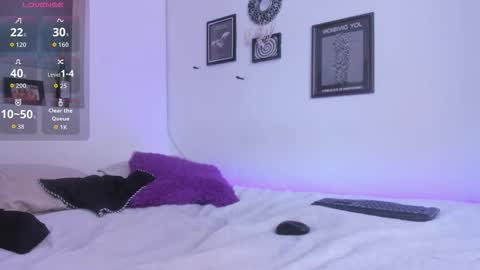 Snapshot of gothic_do11 chatting on February 2026 06:58:01 PM hi my name is Elizabeth nice to meet you online show from February 2026 06:58:01 PM