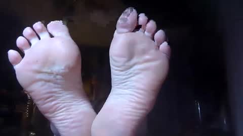 Snapshot of gothicfeetfantasies chatting on November 2025 04:44:01 AM Mistress Mommy Godess online show from November 2025 04:44:01 AM