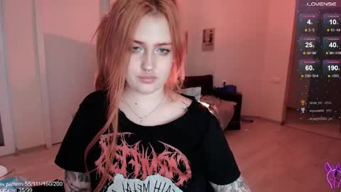 traumfrau Kira angel face devil eyes I SELL A LOT VIDEO IN GALLERY online show from April 2026 07:58:02 PM