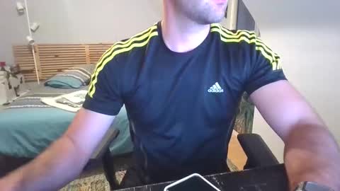 goura2000 online show from April 2026 07:18:01 PM