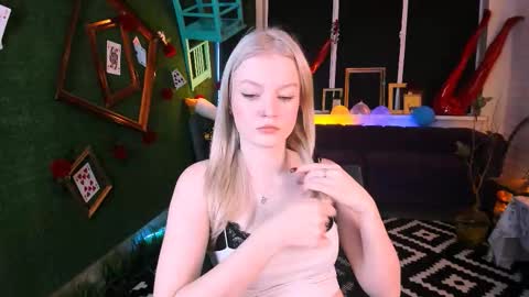 Snapshot of graceglamour chatting on October 2025 05:19:02 AM Grace Glamour online show from October 2025 05:19:02 AM