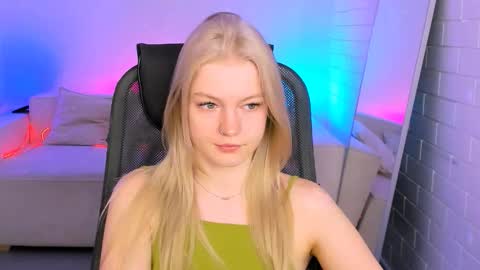 Snapshot of graceglamour chatting on November 2025 05:17:01 AM Grace Glamour online show from November 2025 05:17:01 AM