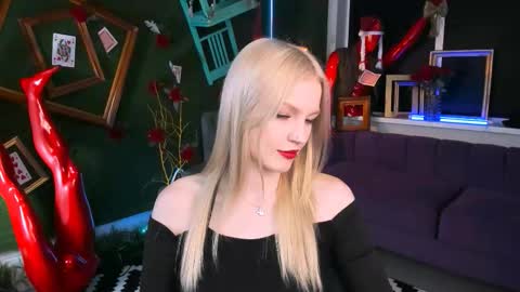 Snapshot of graceglamour chatting on December 2025 01:05:02 PM Grace Glamour online show from December 2025 01:05:02 PM