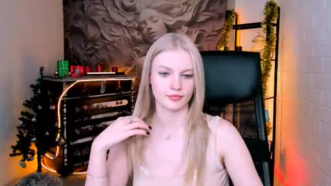 Snapshot of graceglamour chatting on December 2025 07:53:02 PM Grace Glamour online show from December 2025 07:53:02 PM