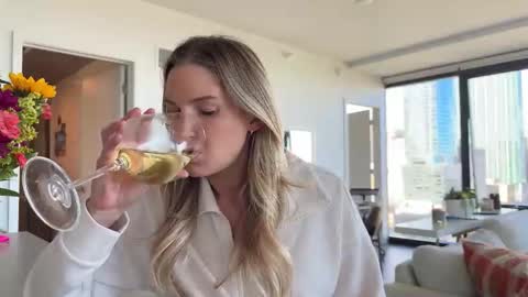 Gracie Mae online show from October 2025 06:18:01 PM