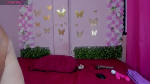 Mi Name is violeta  online show from November 2025 08:42:02 PM