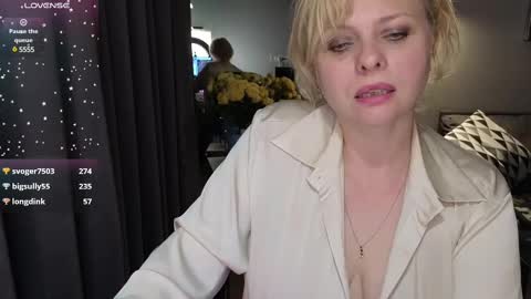 Snapshot of gray_swann chatting on February 2025 03:49:02 PM Ray online show from February 2025 03:49:02 PM