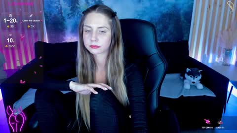 Snapshot of graycewild chatting on December 2024 11:26:01 AM GrayceWild online show from December 2024 11:26:01 AM