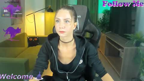 Snapshot of graycewild chatting on September 2025 05:29:01 AM GrayceWild online show from September 2025 05:29:01 AM
