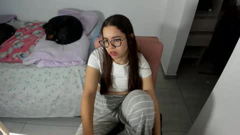 GreciaRuiz online show from April 2026 11:36:01 PM