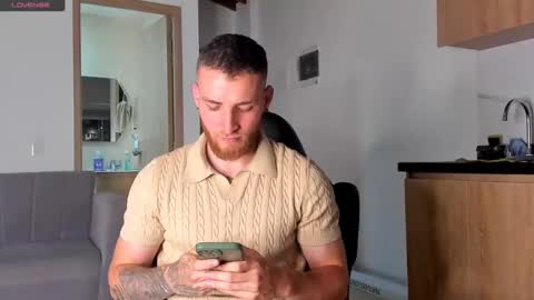 Snapshot of greeneyes_col chatting on February 2025 12:36:02 AM Juan online show from February 2025 12:36:02 AM