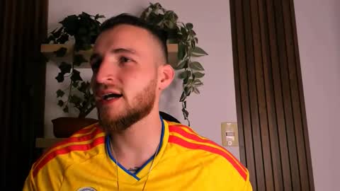 Snapshot of greeneyes_col chatting on November 2025 12:33:01 AM Juan online show from November 2025 12:33:01 AM