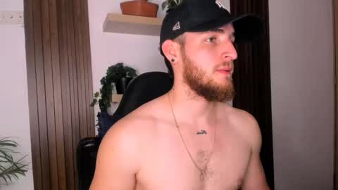 Snapshot of greeneyes_col chatting on December 2025 12:29:01 AM Juan online show from December 2025 12:29:01 AM