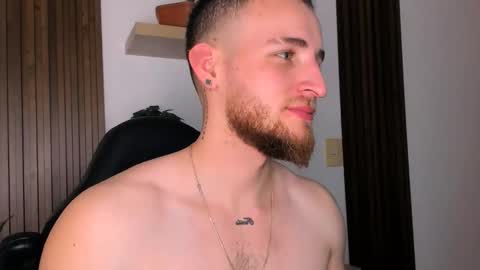 Snapshot of greeneyes_col chatting on December 2025 03:59:02 AM Juan online show from December 2025 03:59:02 AM