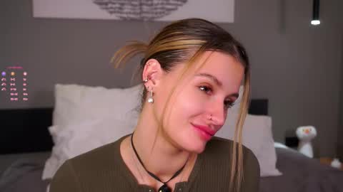 Snapshot of greengazon chatting on November 2025 01:24:02 PM Kelly online show from November 2025 01:24:02 PM