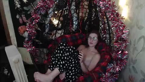 Lina online show from January 2026 12:43:01 PM