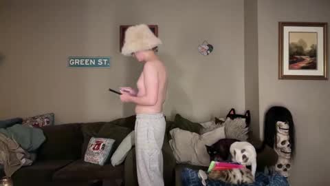 Snapshot of greenxxxqueen chatting on December 2024 02:53:01 AM SexQueen Nikki online show from December 2024 02:53:01 AM