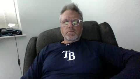 mmm hmmm online show from November 2025 04:23:01 AM