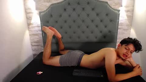 Snapshot of gremory_and_redlin69 chatting on February 2025 02:01:01 AM Gremory - Redlin online show from February 2025 02:01:01 AM