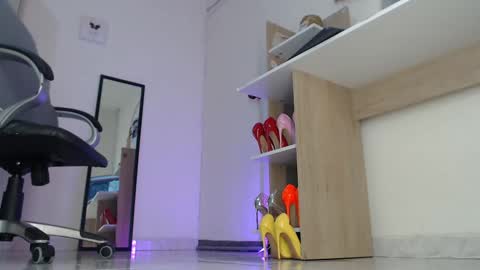  Greta  online show from October 2025 07:55:01 PM