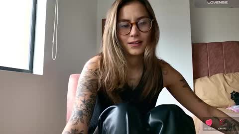 Snapshot of greta_miss chatting on December 2025 08:05:02 PM Emmy online show from December 2025 08:05:02 PM